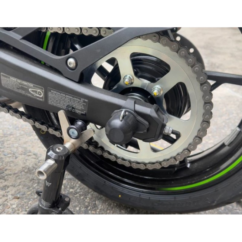 Woodcraft Rear Axle Slider - Kawasaki ZX-4RR - 45-0137R